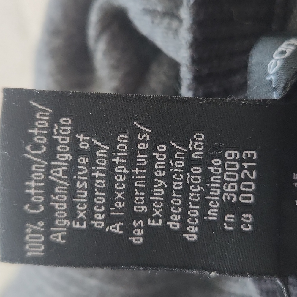 Calvin Klein Gray V-Neck Sweater with Ribbed Texture - Picture 4 of 4